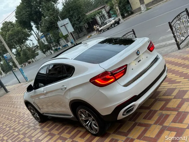 BMW X6 2018 · 3.0 AT