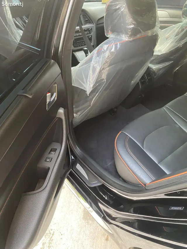 Hyundai Sonata 2015 · 2.0 AT