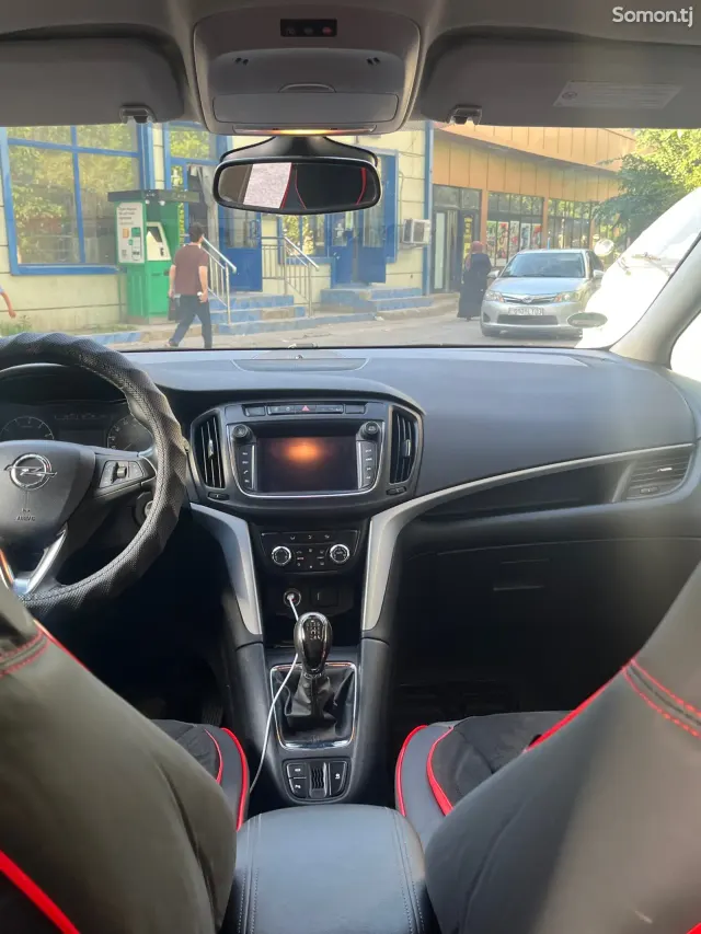 Opel Zafira 2017 · 1.4 MT
