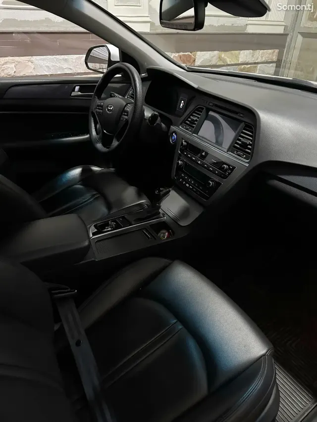 Hyundai Sonata 2015 · 2.0 CVT