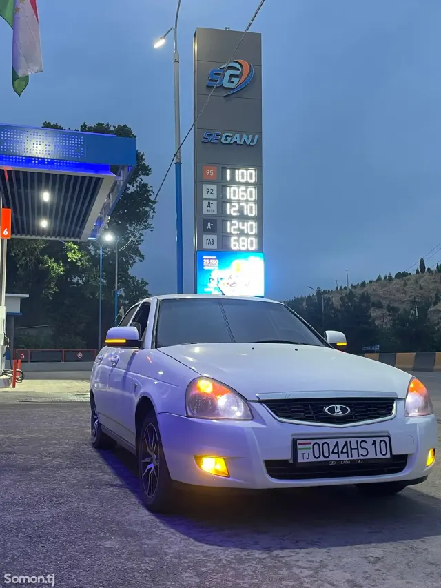 Lada (ВАЗ) Priora 2014 · 1.7 MT