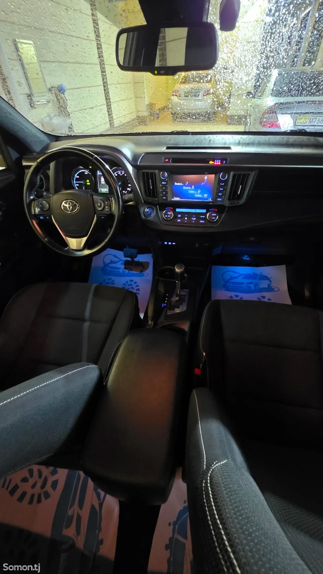 Toyota RAV 4 2018 · 2.5 AT