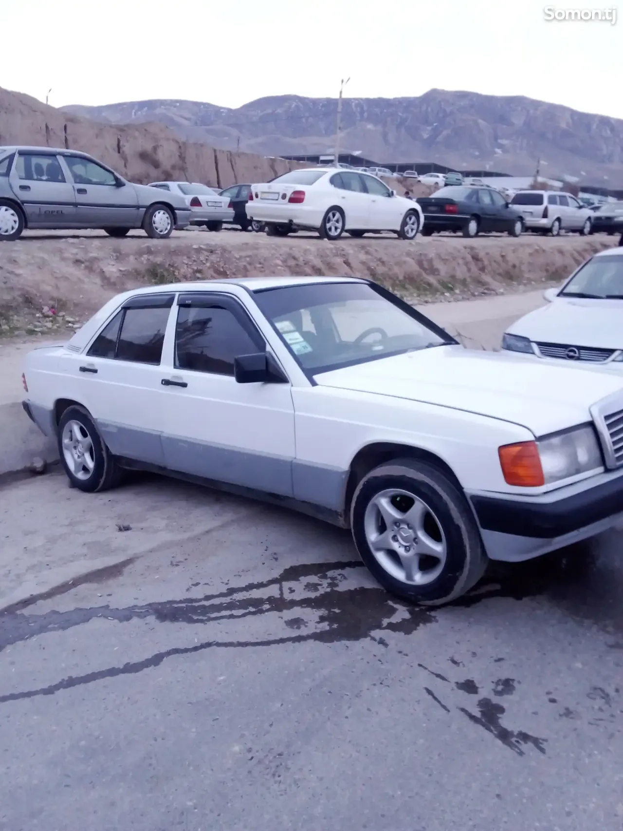 Mercedes-Benz W201 1990 · 1.8 MT