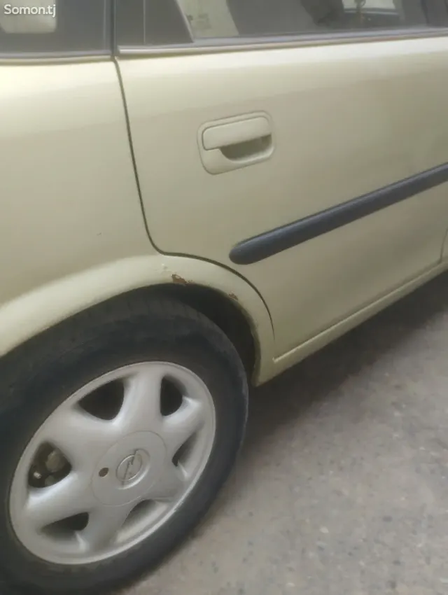 Opel Vectra B 1996 · 1.8 MT