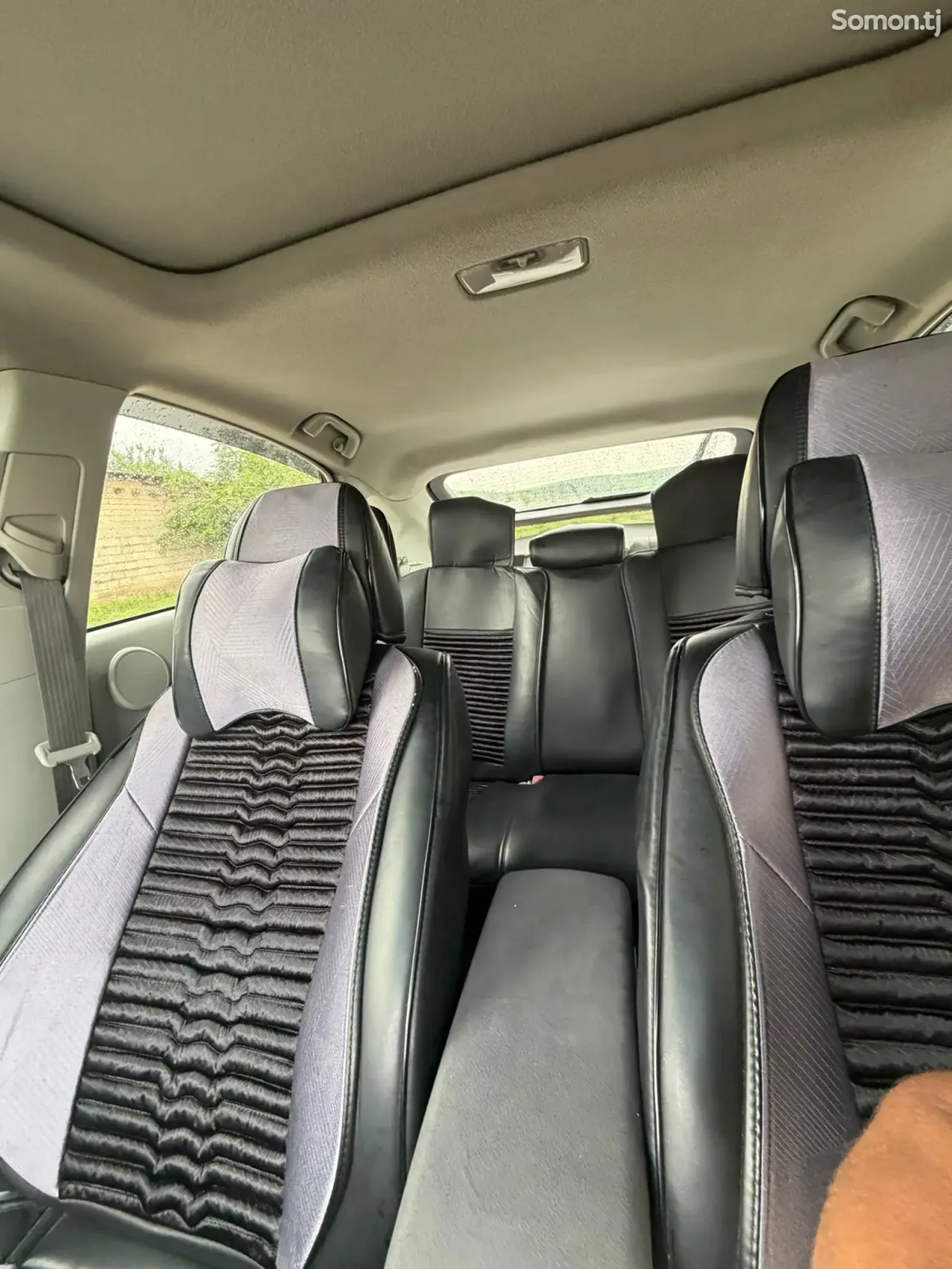 Toyota Prius 2010 · 1.8 AT