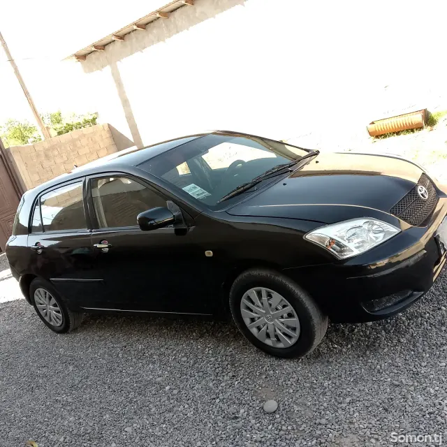Toyota Corolla 2004 · 1.6 MT