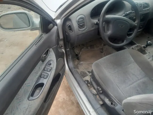 Daewoo Nubira 1997 · 1.5 MT
