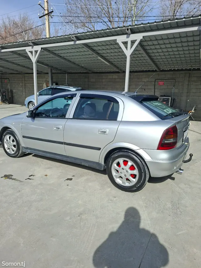 Opel Astra G 2003 · 1.6 AT