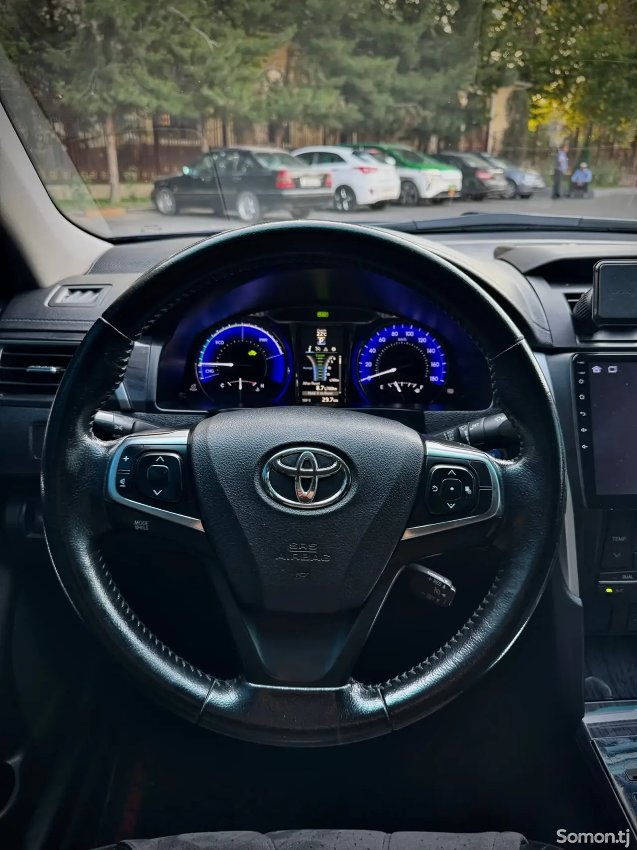 Toyota Camry 2015 · 2.5 AT