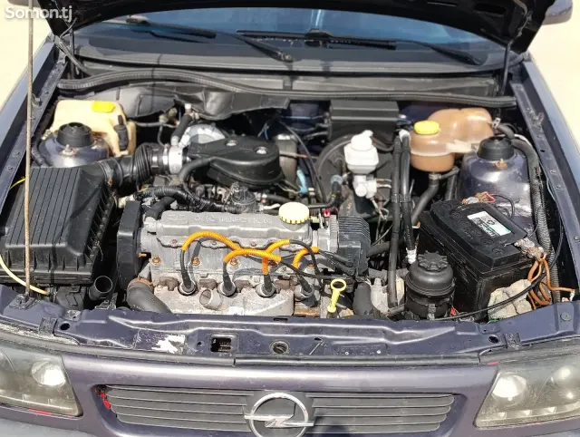 Opel Astra F 1996 · MT
