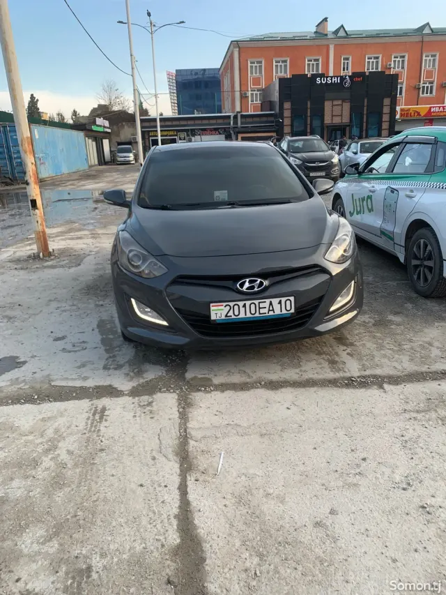 Hyundai i30 2012 · 1.6 AT