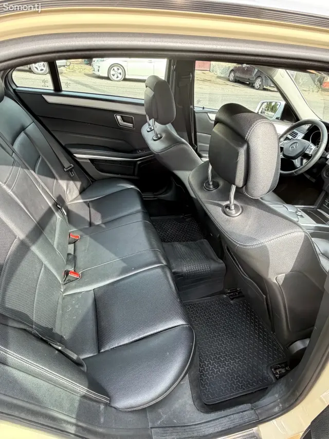 Mercedes-Benz E class 2015 · 2.0 AT