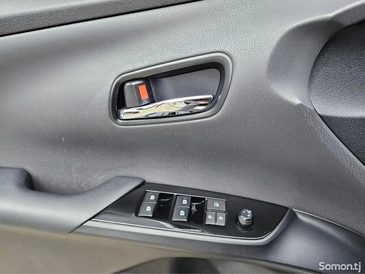 Toyota Prius 2018 · 1.8 AT