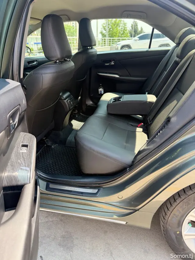 Toyota Camry 2014 · 2.5 AT