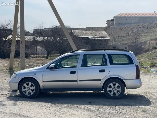 Opel Astra G 2000 · 1.6 MT