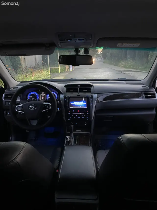 Toyota Camry 2016 · 2.5 AT