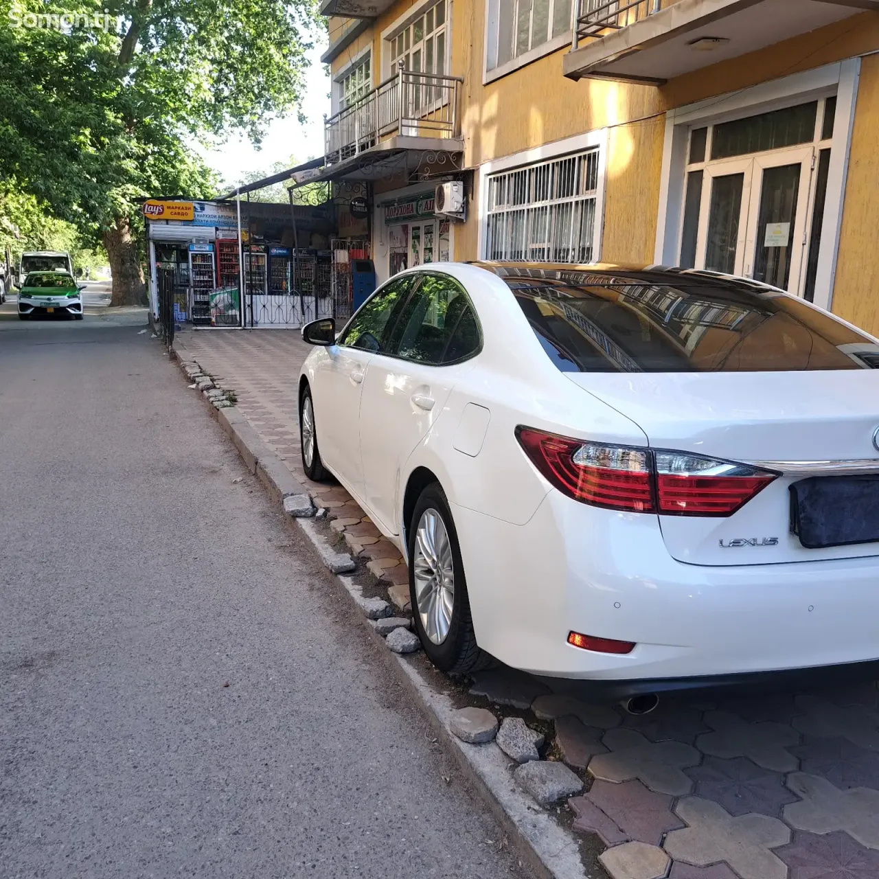 Lexus ES series 2015 · 2.5 AT