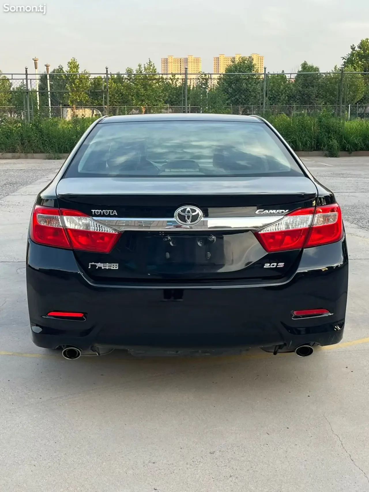 Toyota Camry 2014 · 2.0 AT