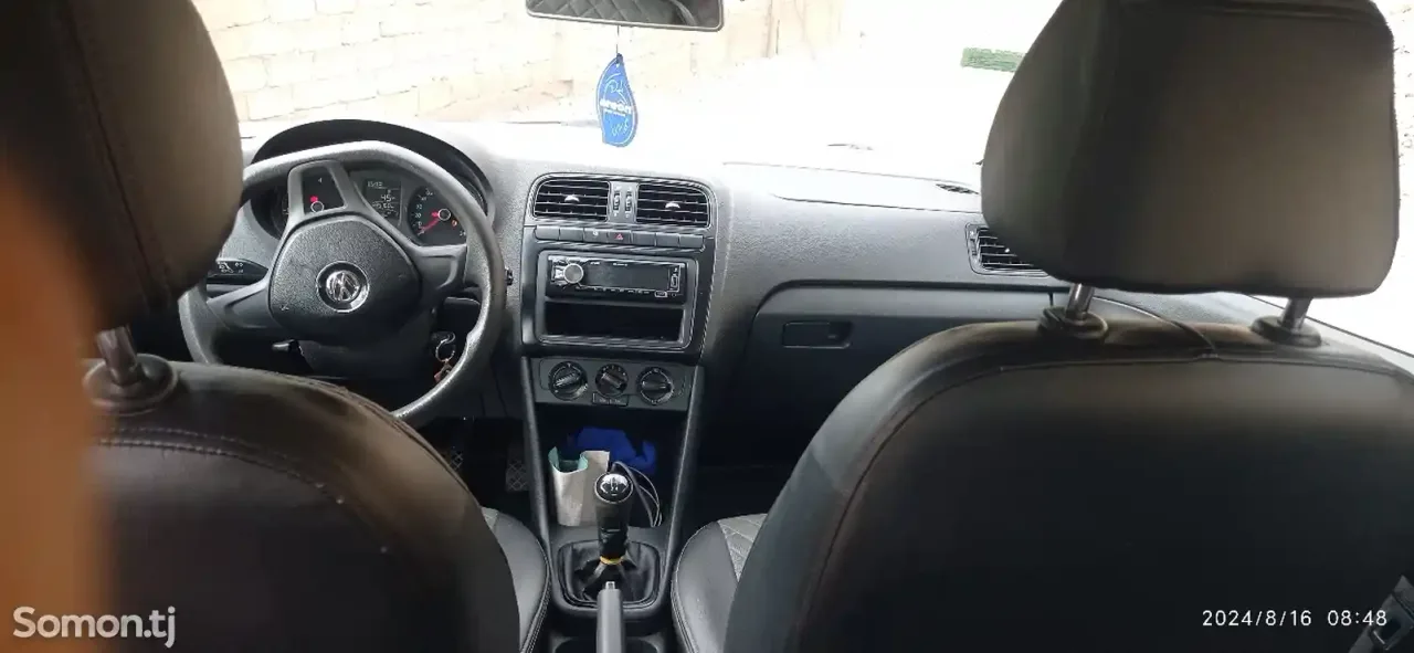 Volkswagen Polo 2018 · 1.6 MT