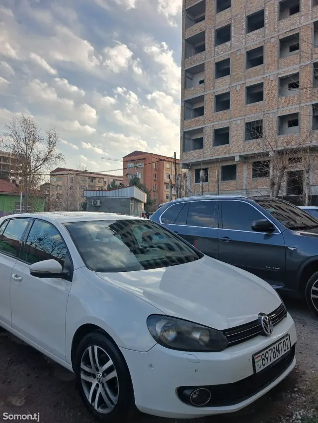 Volkswagen Golf 2010 · 2.0 AT