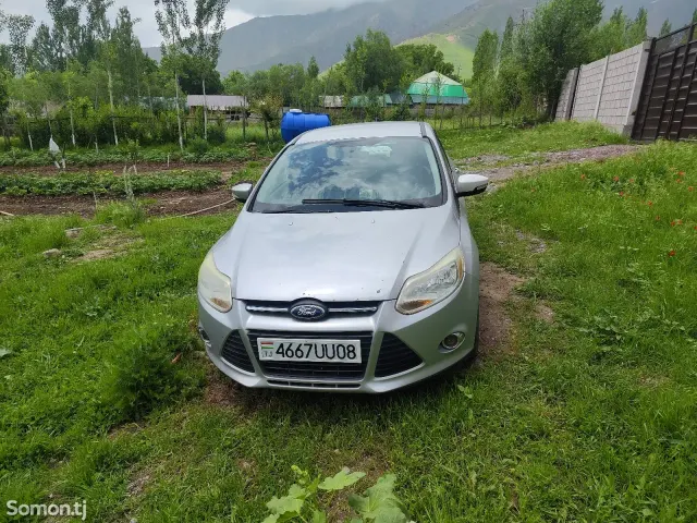 Ford Focus 2013 · 2.0 AT