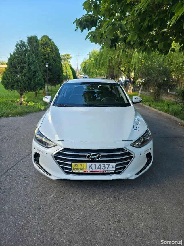 Hyundai Avante 2015 · 1.6 AT