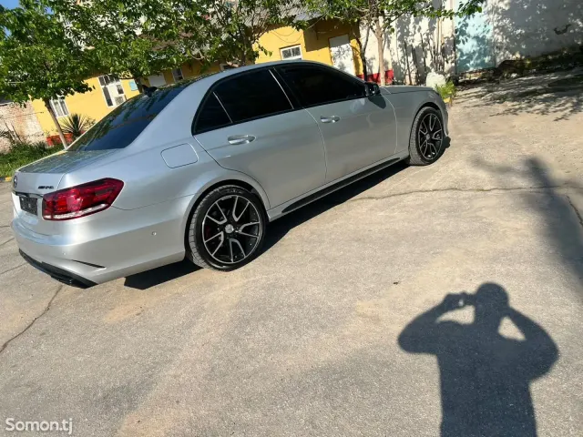 Mercedes-Benz E class 2015 · 3.5 AT