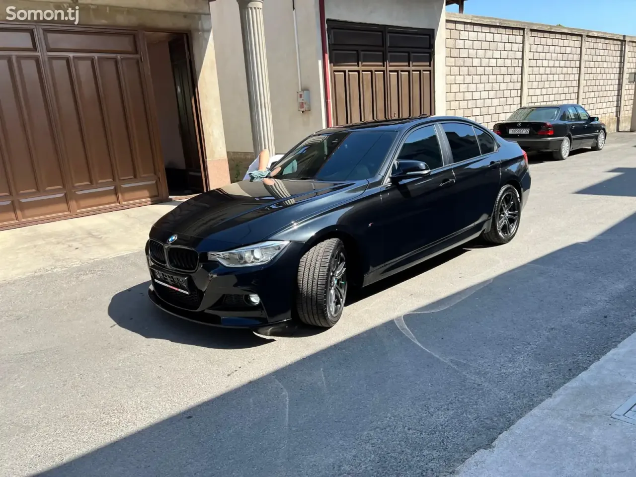 BMW 3 series 2015 · 2.0 AT
