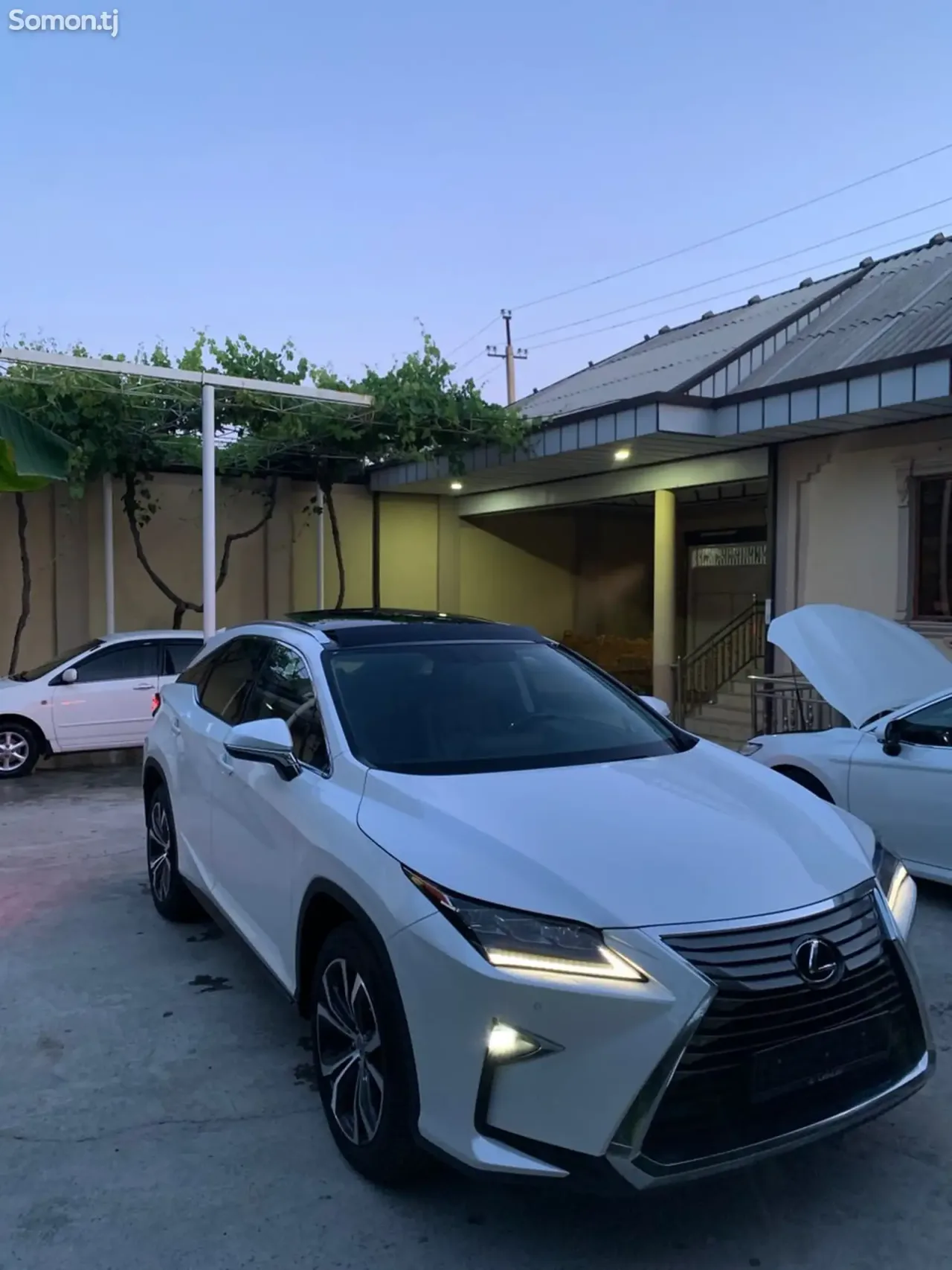 Lexus RX series 2017 · 3.5 AT