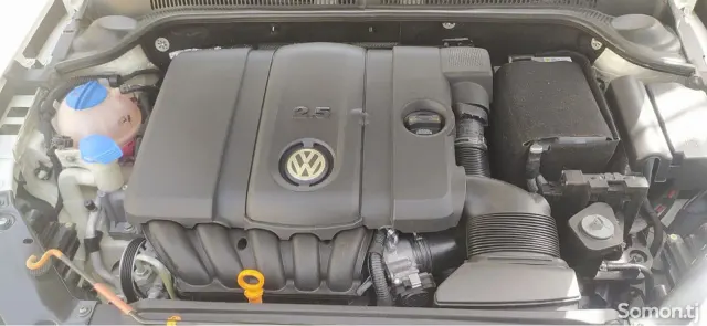 Volkswagen Jetta 2011 · 2.5 AT