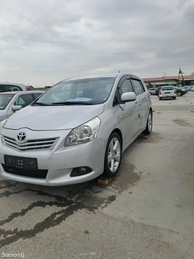 Toyota Verso 2009 · 2.2 AT