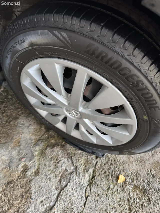 Toyota Vitz 2014 · 1.4 AT