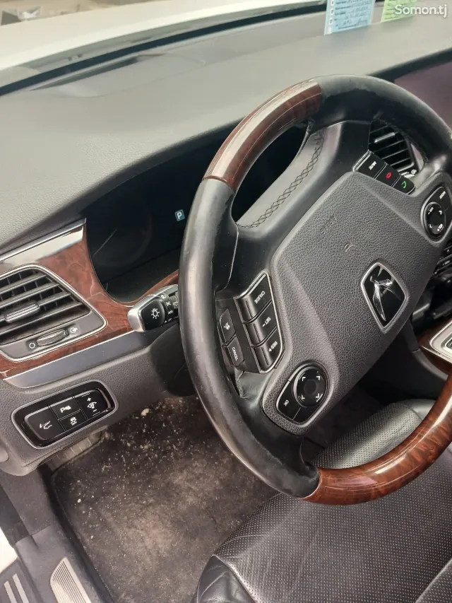 Hyundai Equus 2013 · 3.8 AT