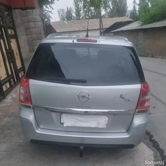 Opel Zafira 2012 · 1.8 MT