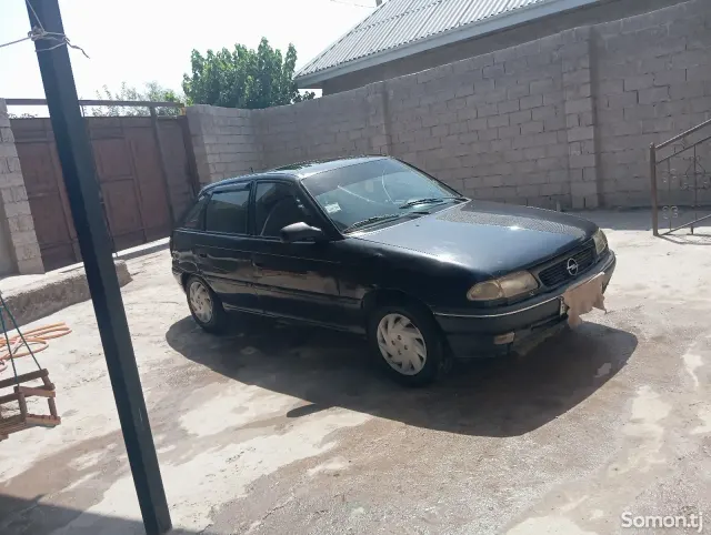 Opel Astra F 1997 · 1.6 MT