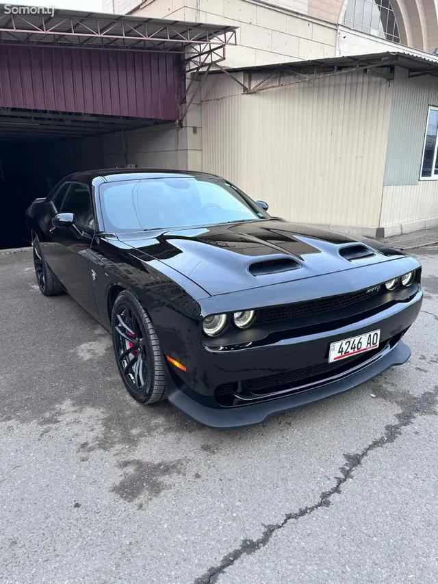 Dodge Challenger 2022 · 6.2 AT