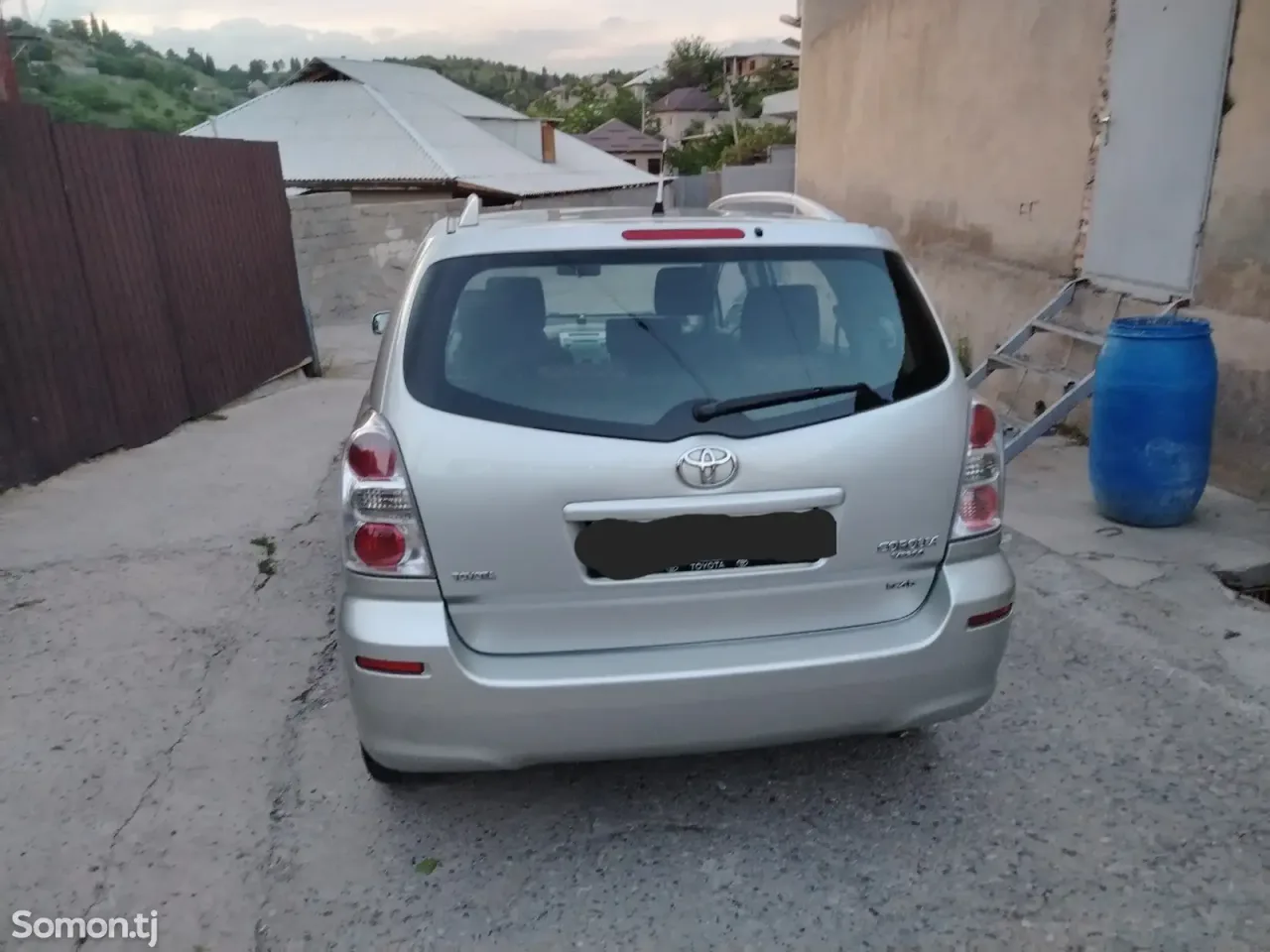 Toyota Corolla Verso 2008 · 2.2 MT
