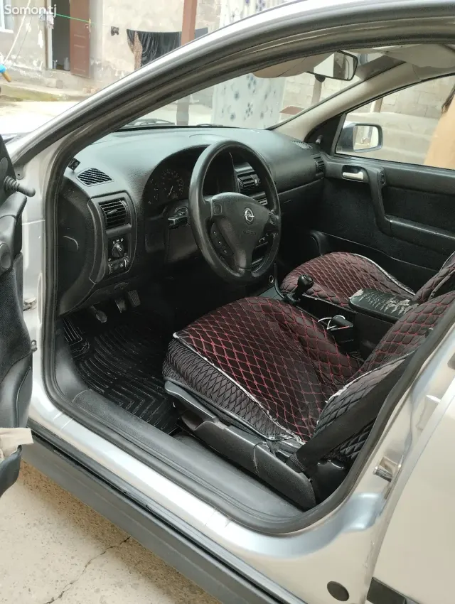 Opel Astra G 2000 · 1.6 MT