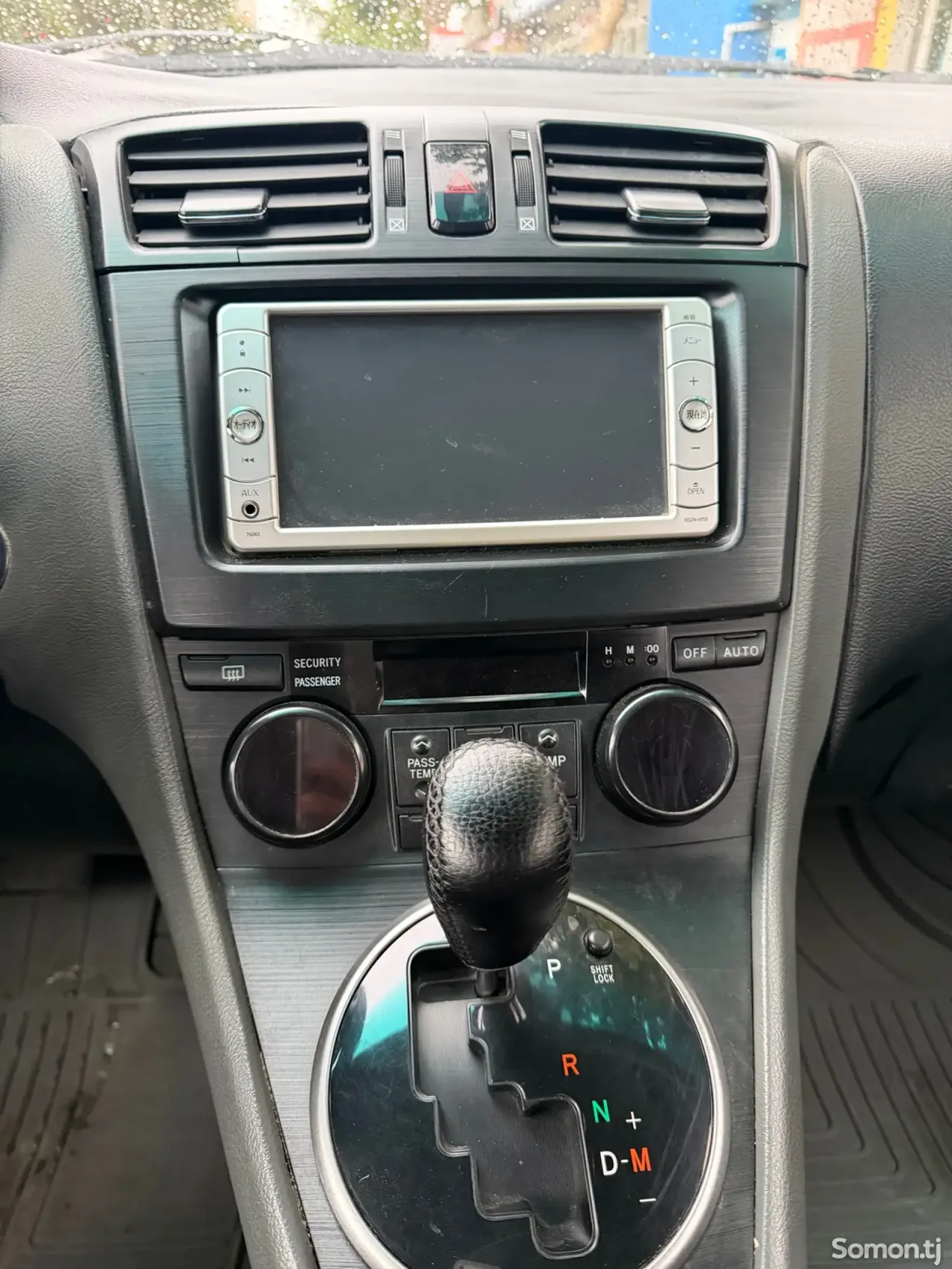 Toyota Mark X ZiO 2010 · 2.4 AT