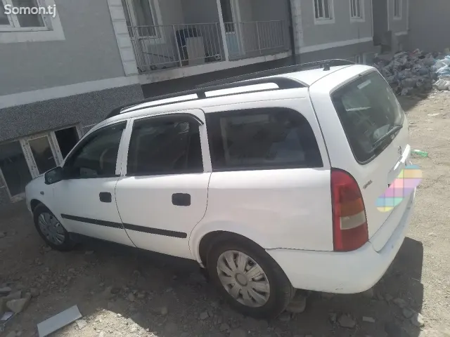 Opel Astra H 1998 · 1.6 MT