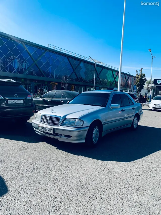Mercedes-Benz C class 1998 · 2.2 MT