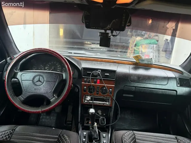 Mercedes-Benz C class 1996 · 1.8 MT