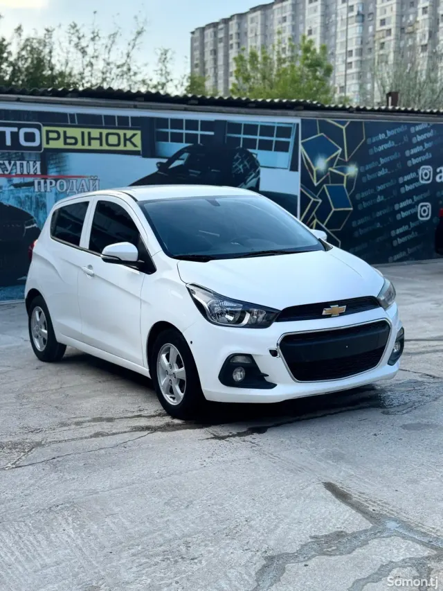 Chevrolet Spark 2015 · AT
