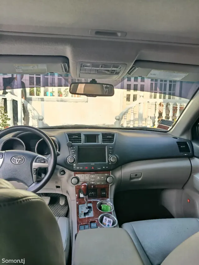 Toyota Highlander 2012 · 3.5 AT