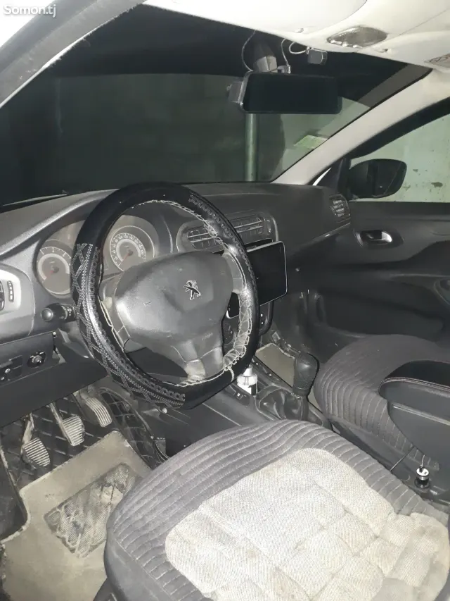 Peugeot 308 2018 · 1.6 MT