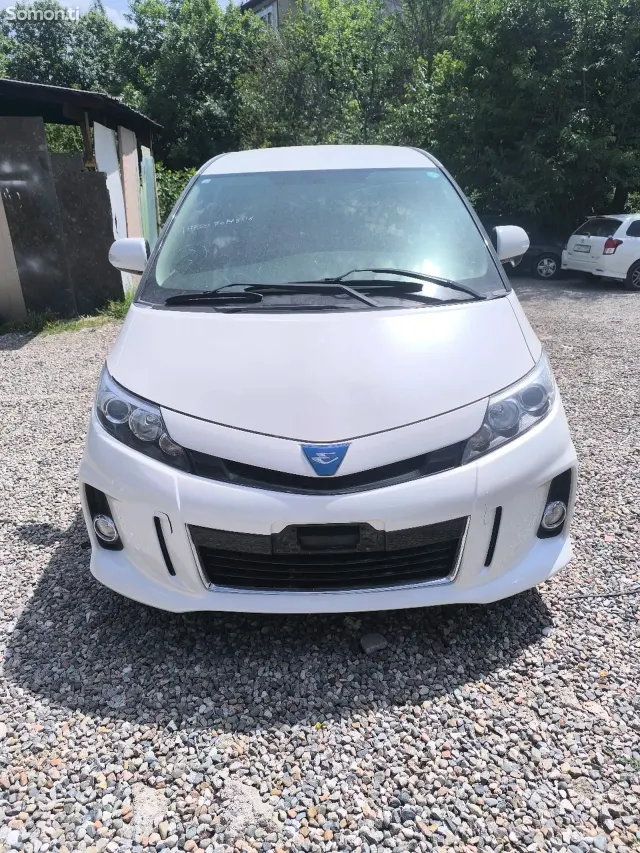 Toyota Estima 2015 · 2.4 AT