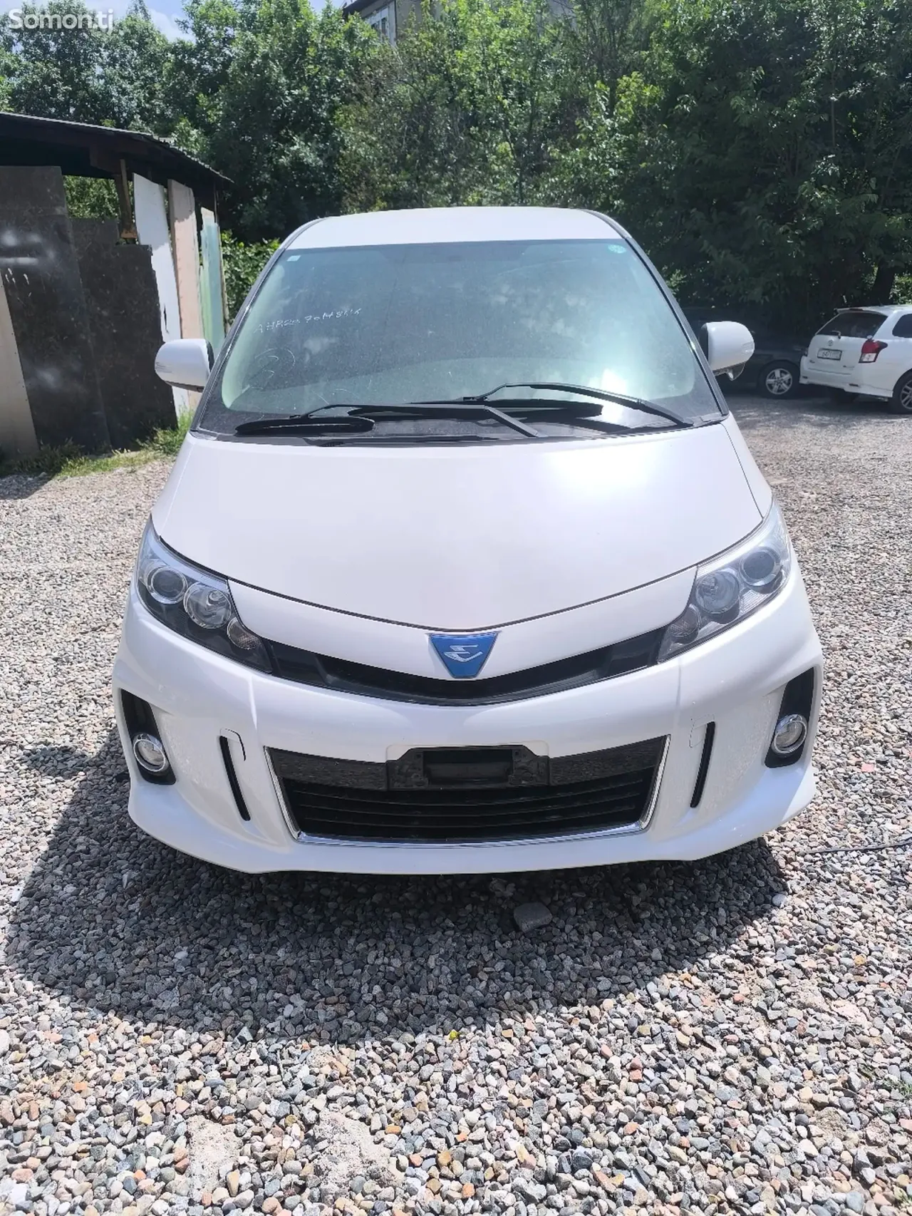 Toyota Estima 2015 · 2.4 AT