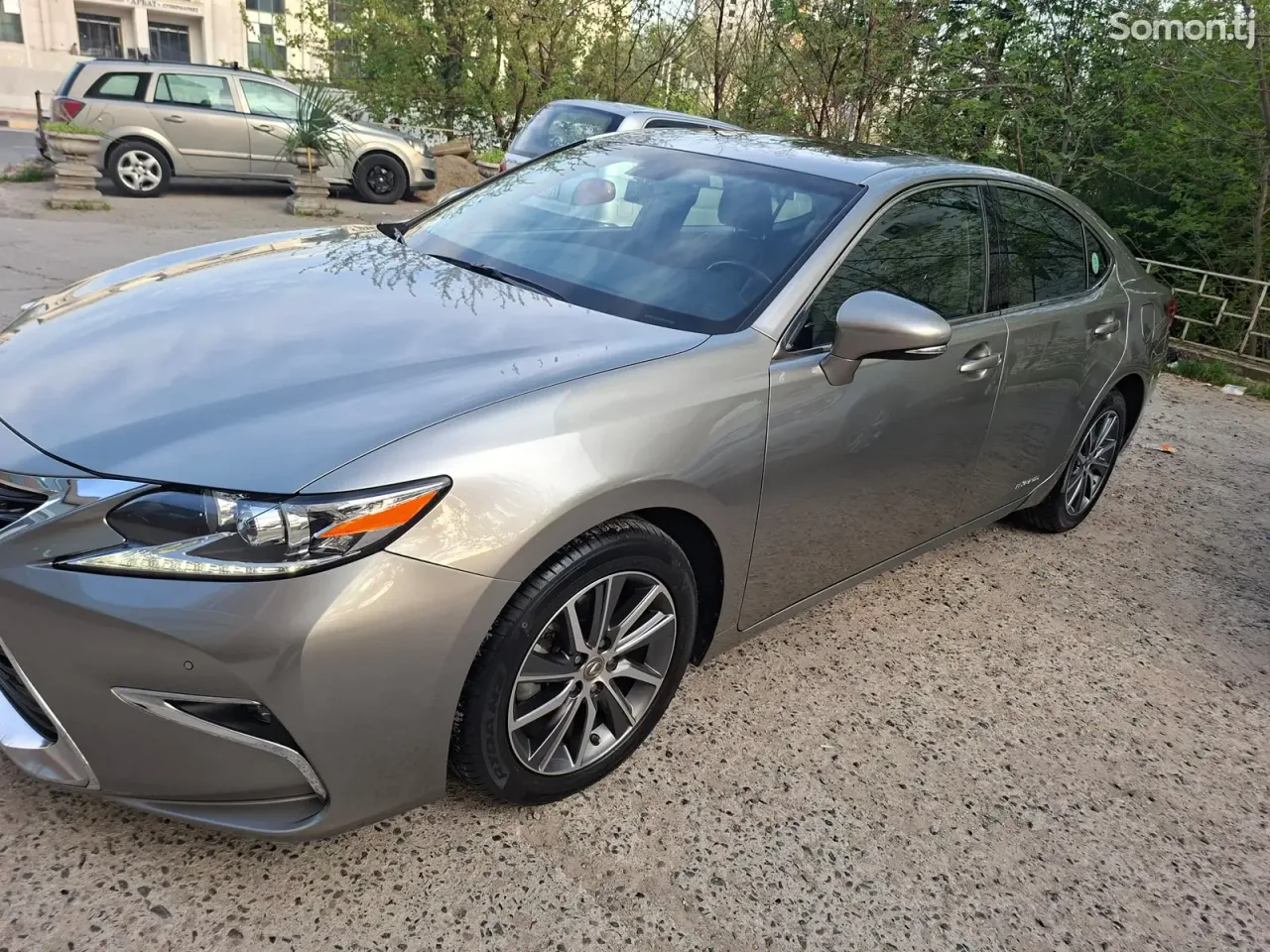 Lexus ES series 2018 · 2.5 AT