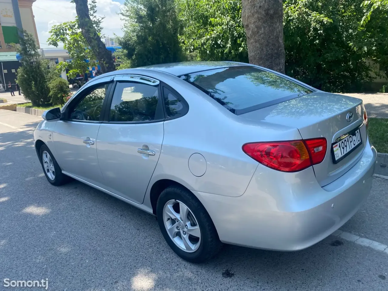 Hyundai Avante 2009 · 1.6 AT