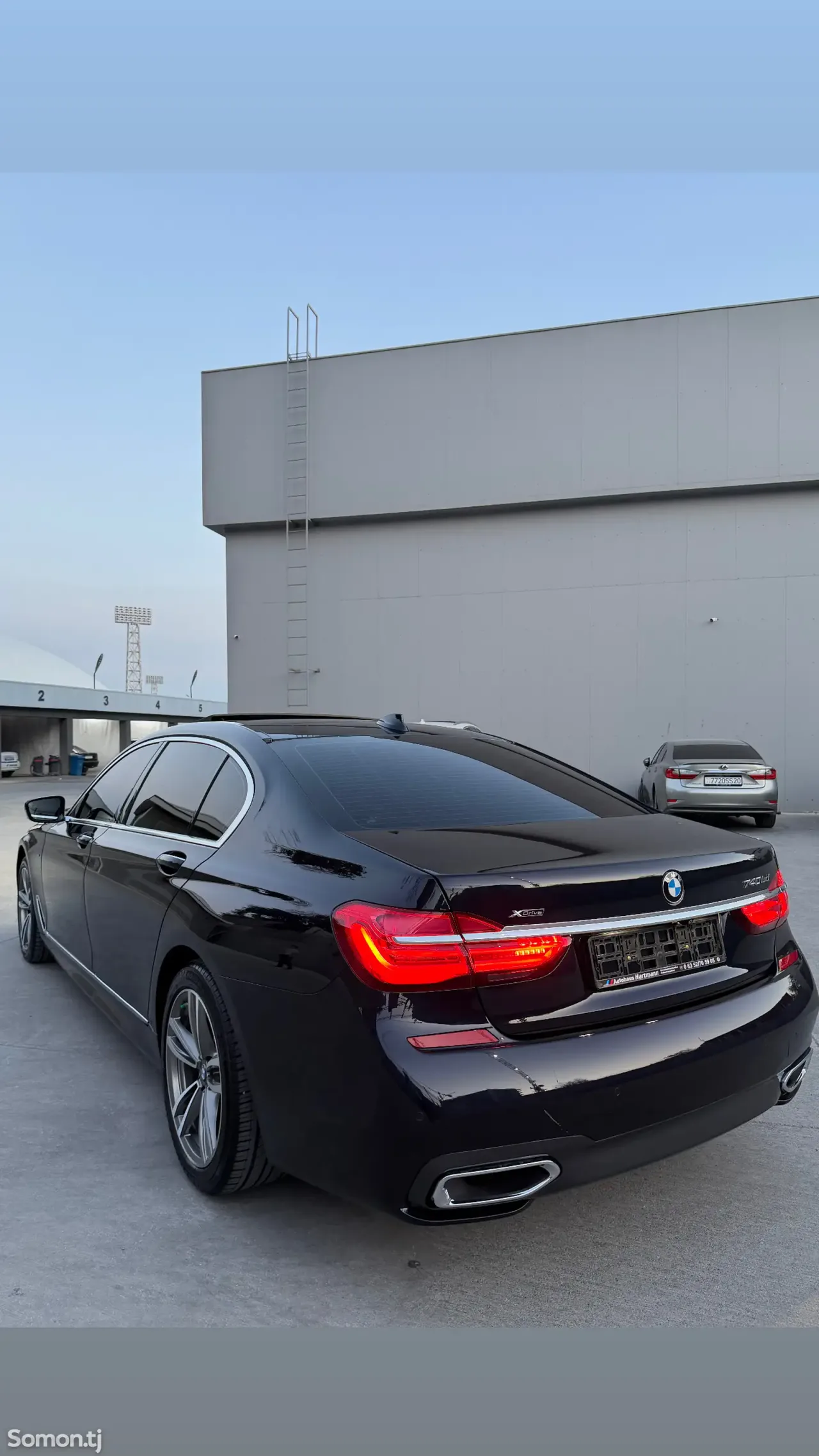 BMW 7 series 2018 · 0.4 AT